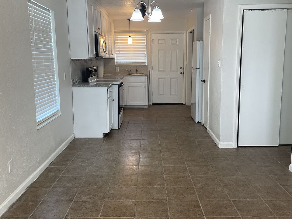 1st image of 107 Lakeside Cir APT B