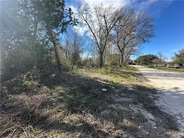 Willow St, North Zulch, TX 77872