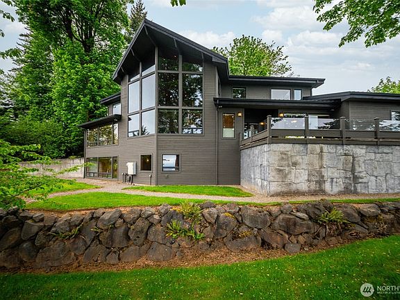 4th image of 813 Varsity Road