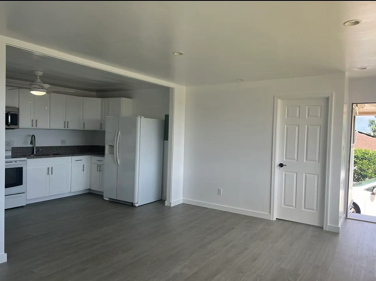 2 bed, 850 sqft, $2,800 — Photo 3