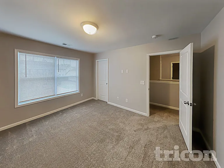 919 Dovefield Ln — Photo 16