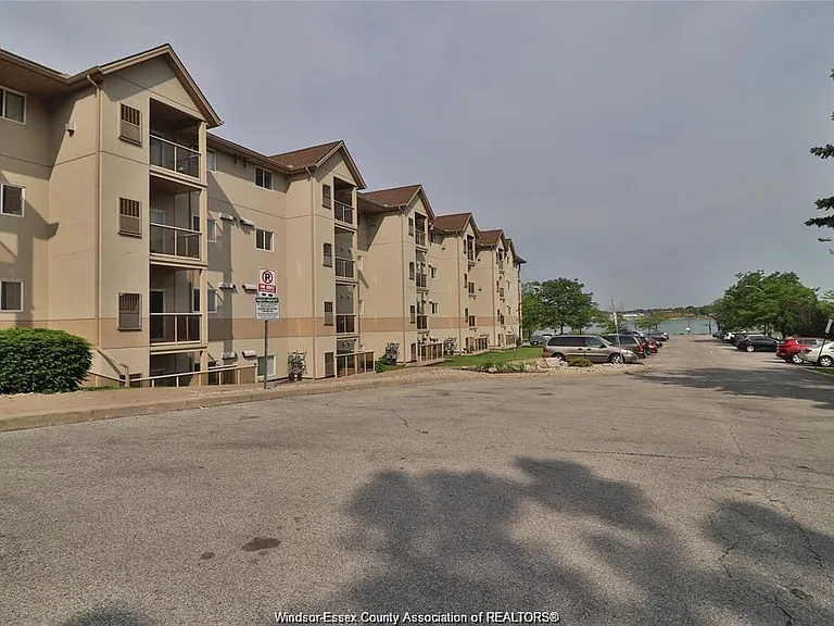 3000 Sandwich St #201 — Photo 32