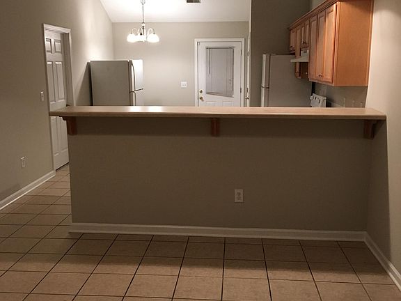 4th image of 138 Cambridge Dr Unit B2