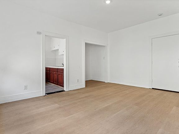 4th image of 1511 W 4th St APT 23