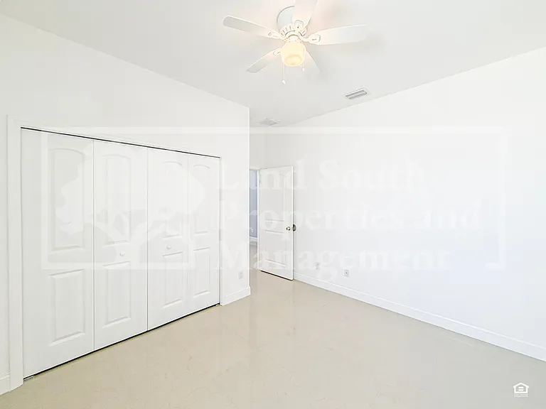 707 SE 4th St — Photo 16