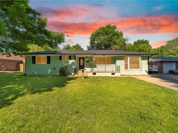 602 Lawndale Dr, Springdale, AR 72764
