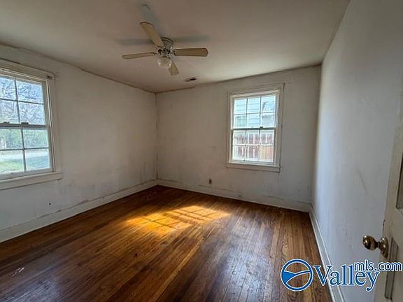 2nd image of 1022 7th Ave SE