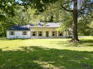 104 W Longview Dr, Portland, TN 37148
