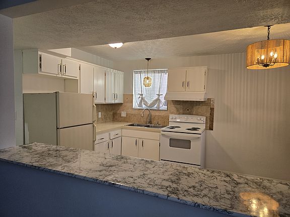 2nd image of 1821 Cromwell Dr APT A