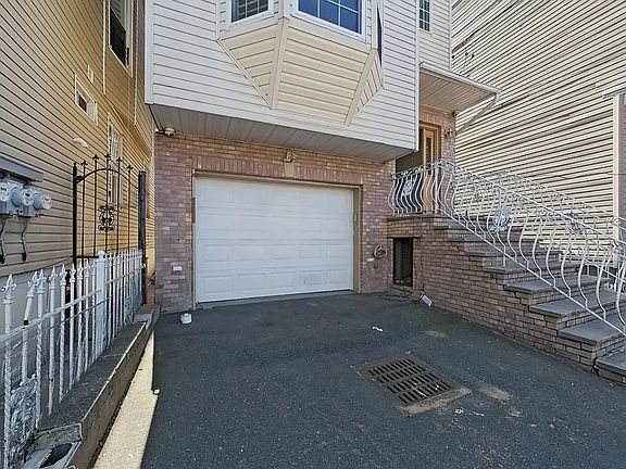 4th image of 78 Beverley St