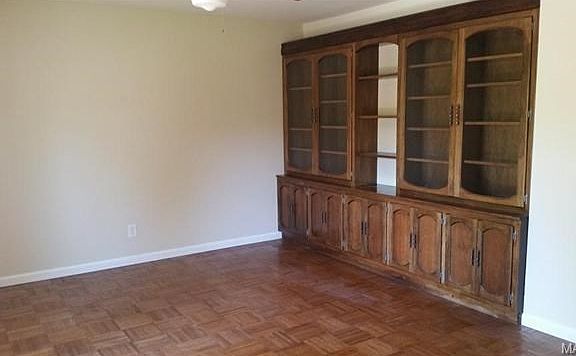 3rd image of 10128 Midland Blvd
