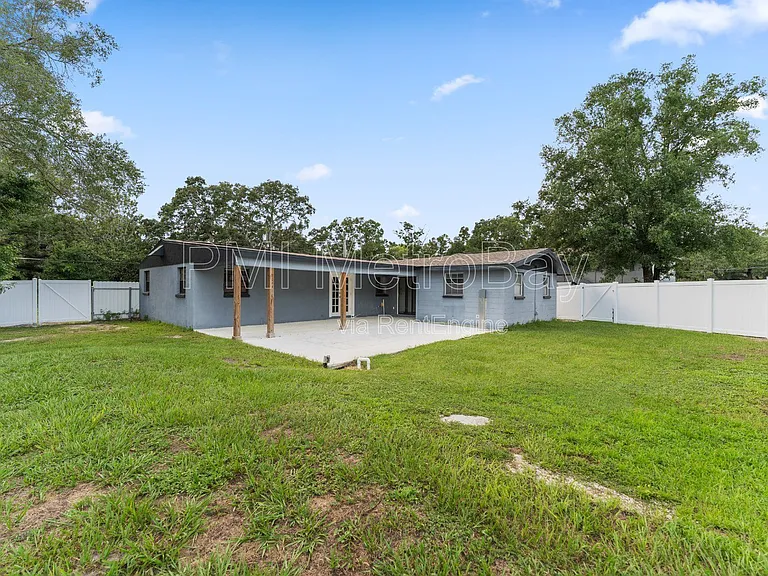 6121 N Falkenburg Rd — Photo 42