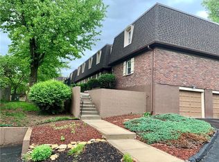 5921 Robinson Ln APT 46, Overland Park, KS 66202