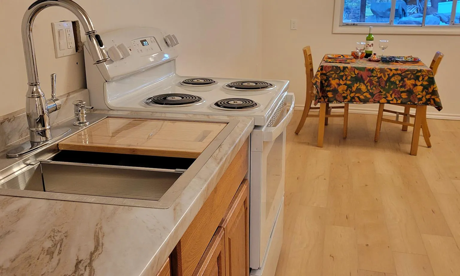 1819 Cliff St — Photo 3