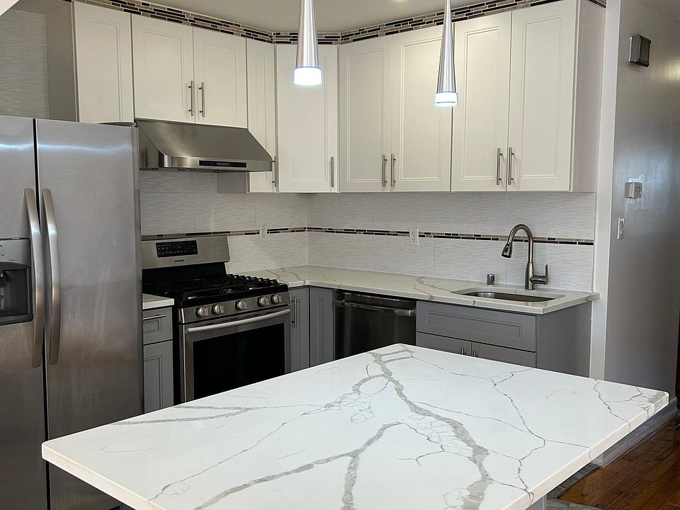 2nd image of 1333 E 80th St #1FL