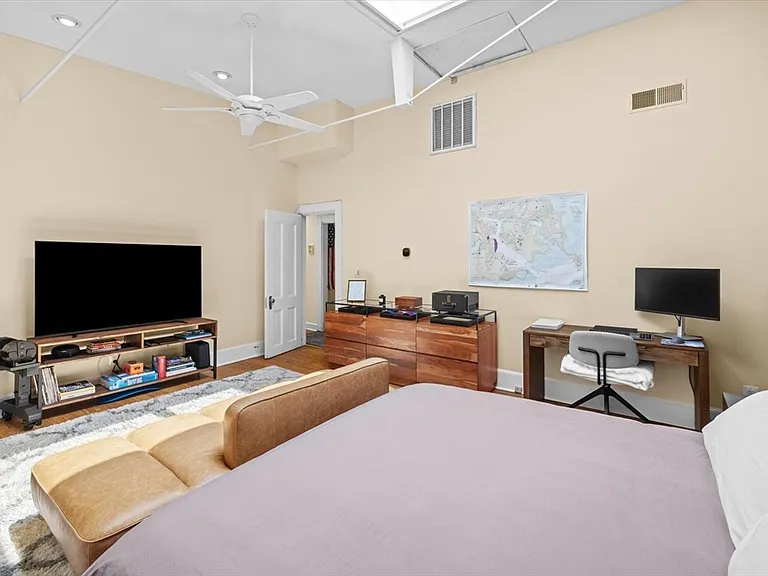 1757 Beacon St #3 — Photo 21