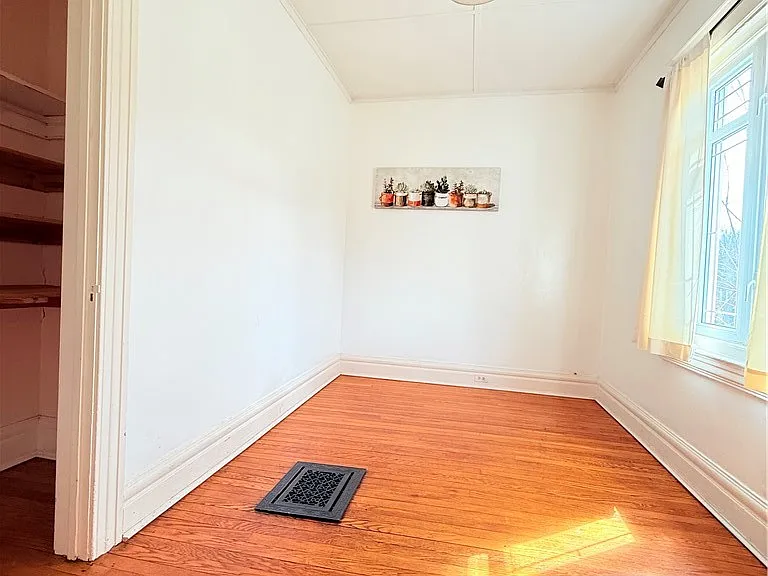 948 Monroe Ave — Photo 12