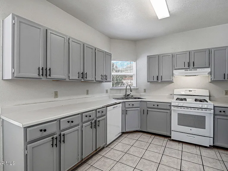 7765 Dianjou Dr — Photo 16