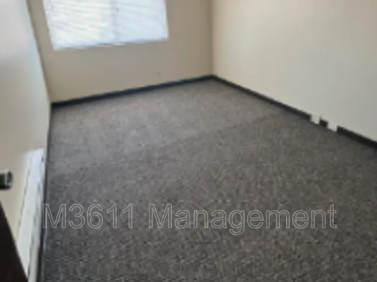 1616 E St #3 — Photo 4