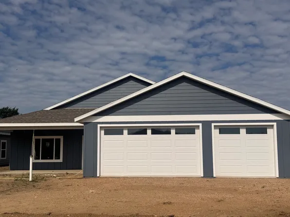3602 Pinewood Dr, Spirit Lake, IA 51360