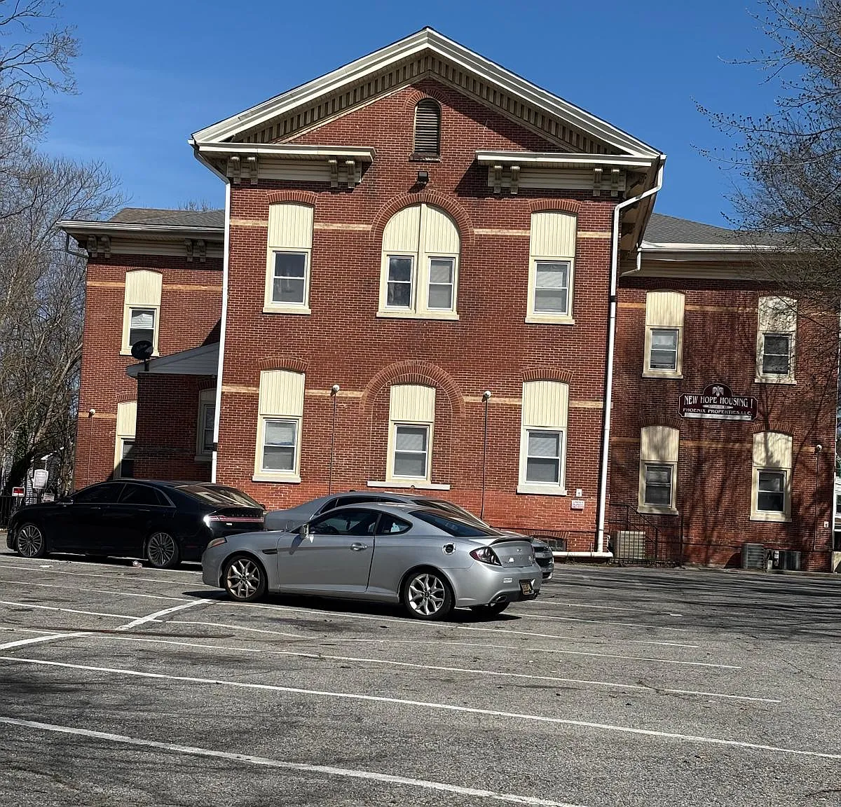 1 bed, 985 sqft, $1,125 — Photo 2