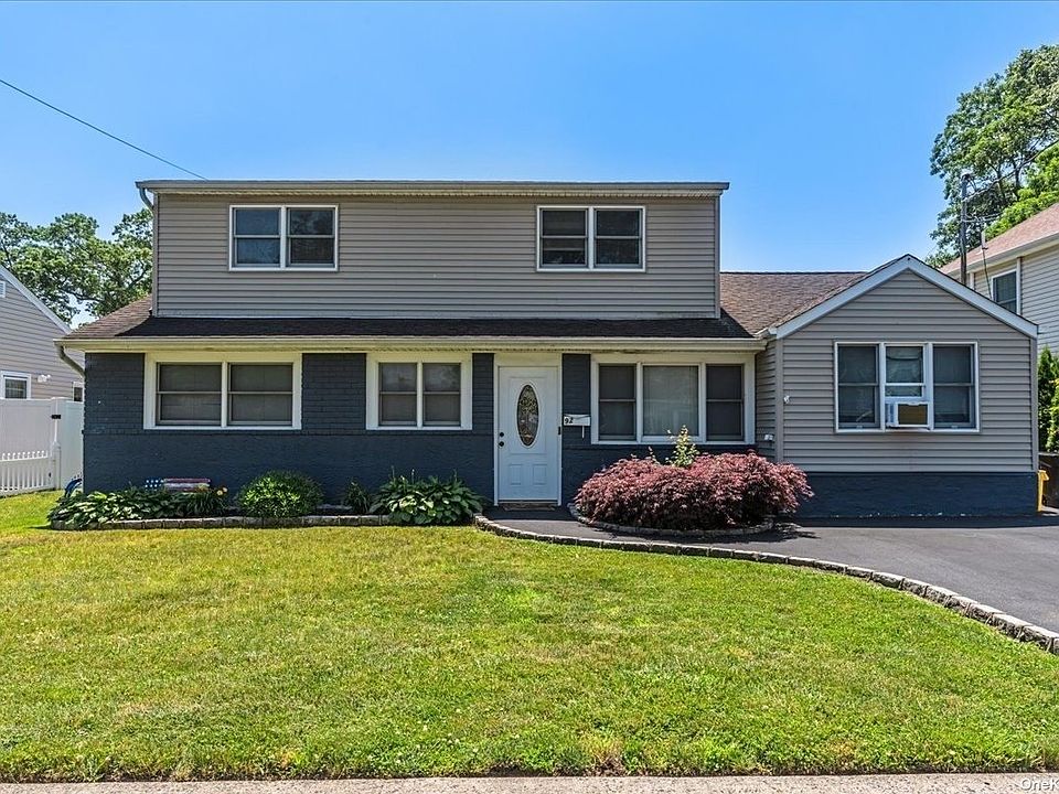 92 Connecticut Avenue, Massapequa, NY 11758 Zillow