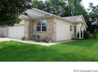 1211 E Windwood Ln, Mahomet, IL