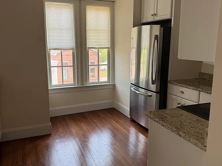 792 Farmington Ave #301 — Photo 9