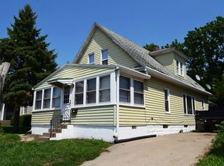 4225 11th St, Rock Island, IL
