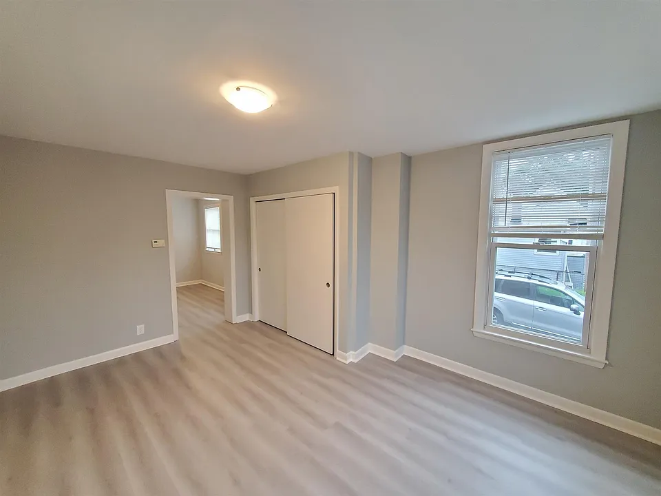 146 Highland Ave #1