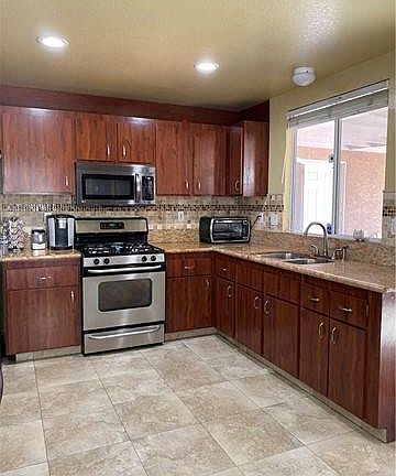 3rd image of 12224 Canyon Hill Ave