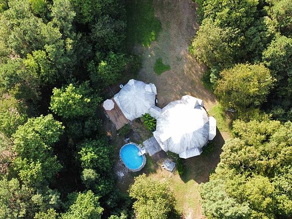 5th image of 889 Bennett Farm Rd