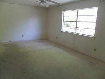 5th image of 13814 New Village Ln