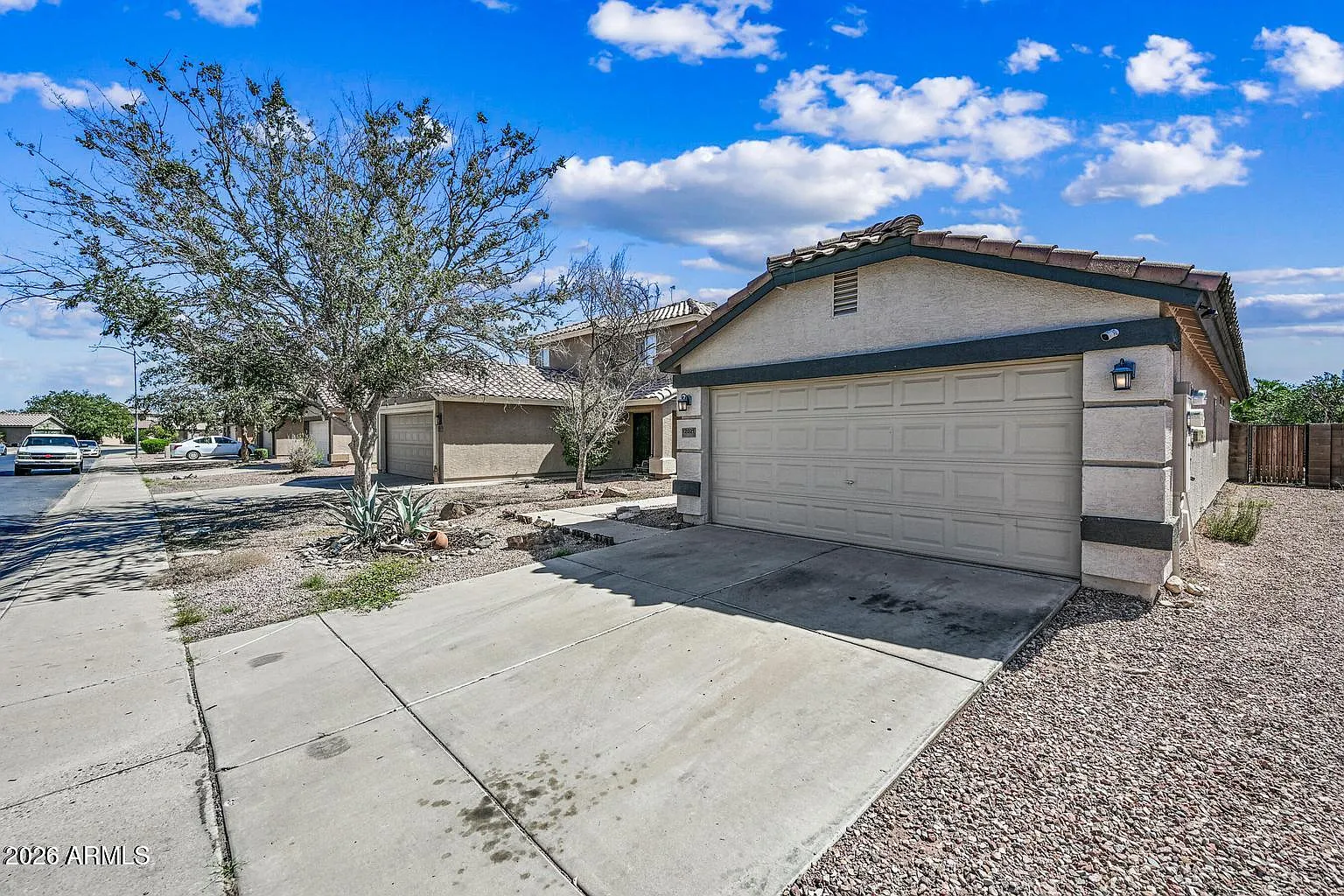 3 bed, 2.0 bath, 1089 sqft, $1,799 — Photo 2