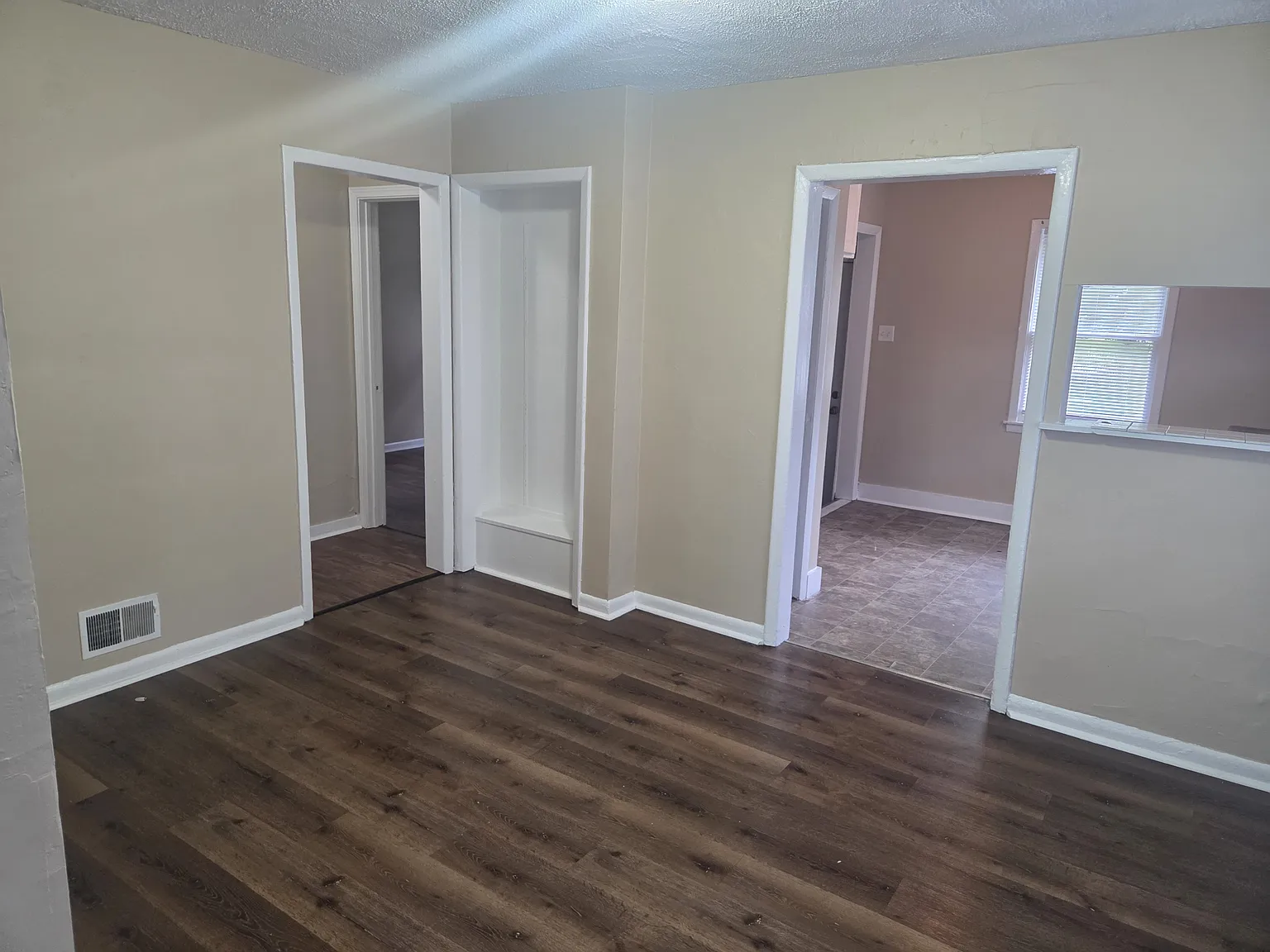 2 bed, 912 sqft, $1,025 — Photo 4