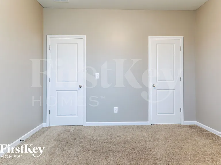 336 Alexander Ln — Photo 10