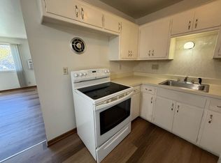 Green Tree Apartments, West Bend, WI 53090