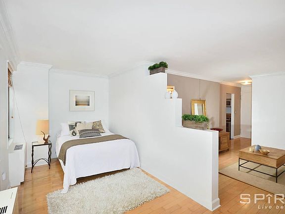 2nd image of 200 E 27th St APT 5D