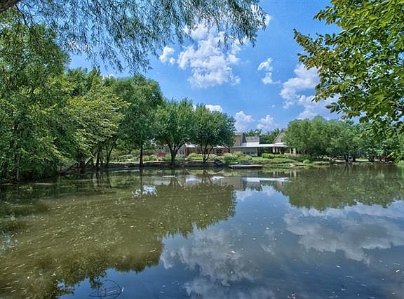 4th image of 227 Pine Dr
