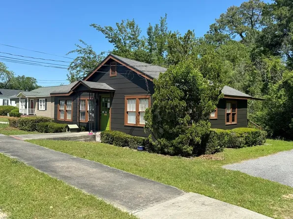 208 Grady Ave, Douglas, GA 31533