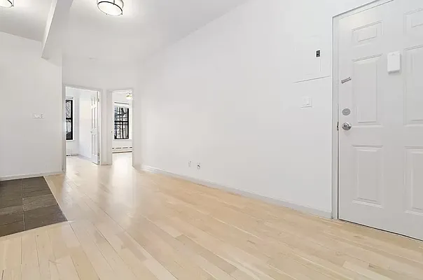 Rented by REAL New York | media 11