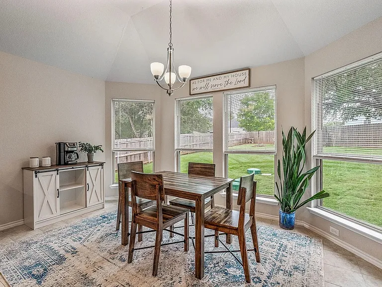 4304 Lucero Dr — Photo 10