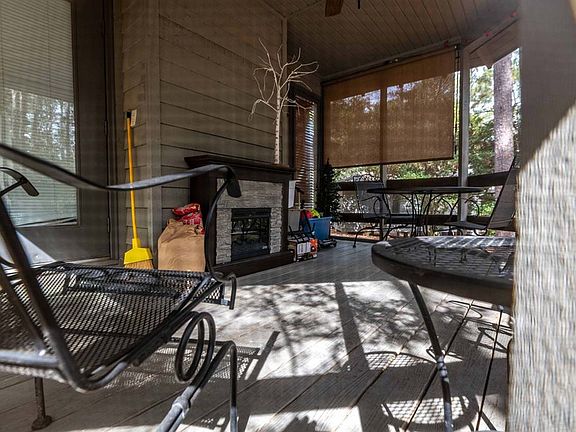 4th image of 2109 Persimmon Ln