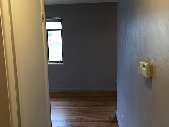5th image of 1411 N Trenton St