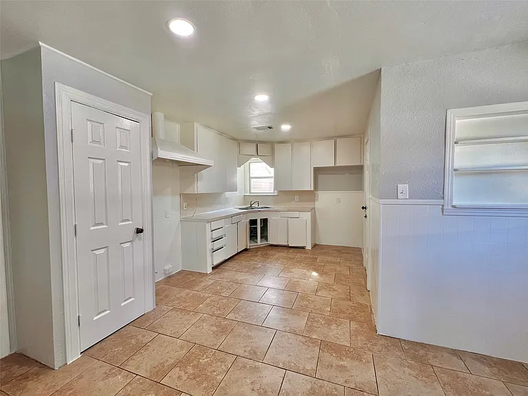 914 Bunton St #914 — Photo 7