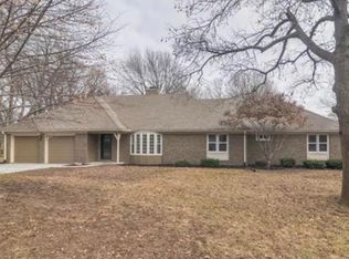 8621 Travis St, Overland Park, KS 66212