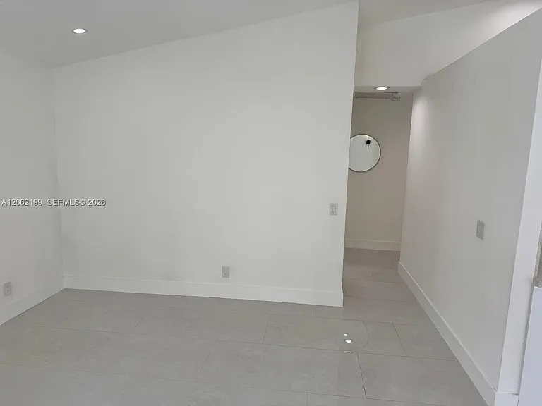 1133 Alexander Bnd — Photo 10