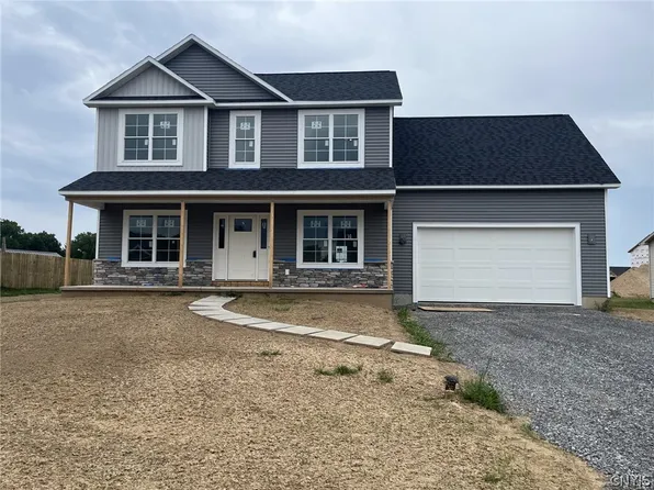 114 Bloomfield St, Baldwinsville, NY 13027