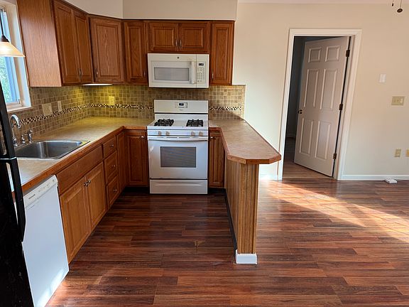 5th image of 7 Lambert Rd