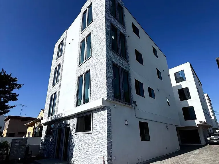 3020 S Normandie Ave — Photo 13